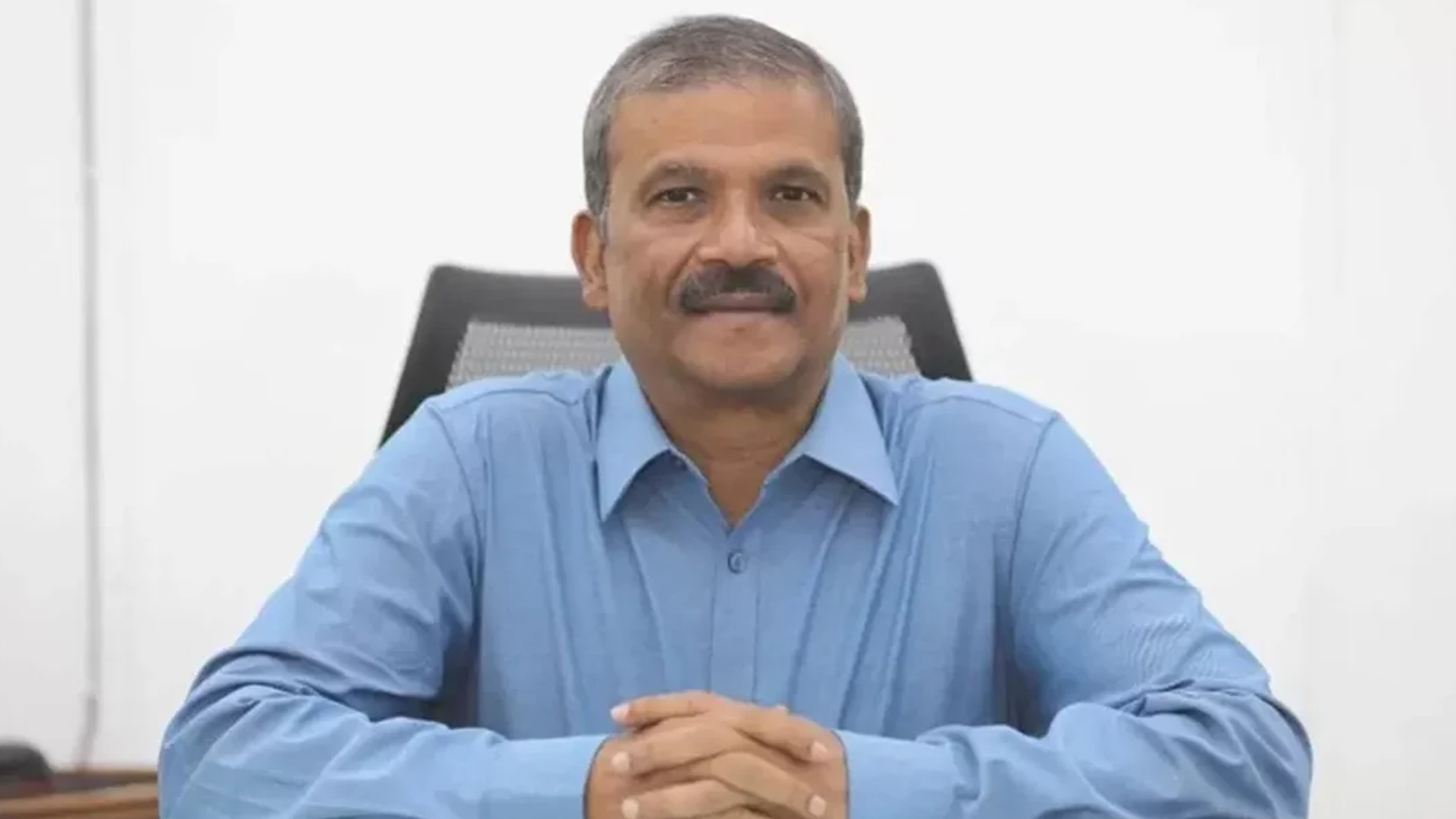 অপ্রয়োজনীয় স্বাস্থ্য পরীক্ষা বন্ধের আহ্বান আইন উপদেষ্টার